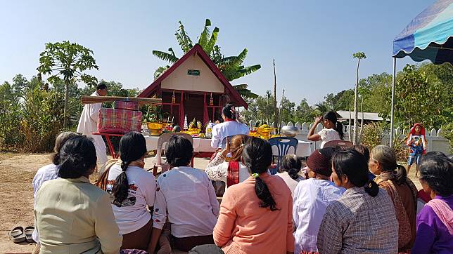 อัญเชิญพญานาคราชประทับศาลเจ้าทรงไทย ให้หวยถูกมาแล้ว2งวดติด 