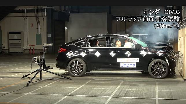 撞擊測試當中Honda Civic 由於後方撞擊的頸部保護而扣分。(圖片來源/ 擷取自JNCAP)