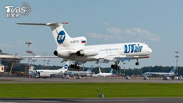 俄國航空公司UTair一架班機，今（7日）傳緊急降落莫斯科。（示意圖／shutterstock達志影像）