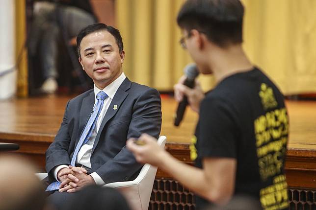 HKU president Zhang Xiang’s comments did not satisfy everyone, but he treated the students as equals and with respect. Photo: Winson Wong