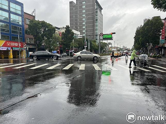 氣象署今(14)日發布大雨、強風特報，雲林以南防大雨，多縣市防8級陣風。 圖：林岑韋／（資料照）