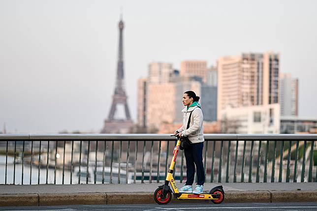 巴黎公投禁共享電動滑板車，是好還是壞？