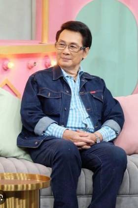 นาท ภูวนัย