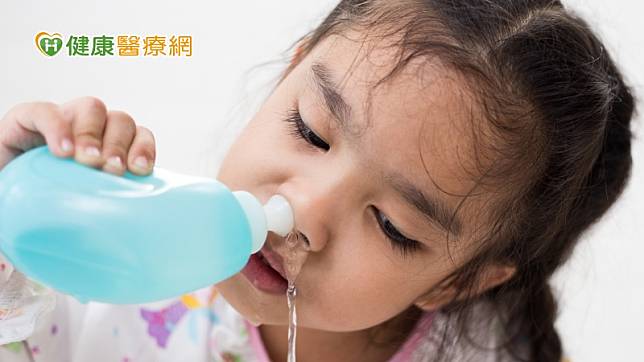耳鼻喉科醫師張益豪表示，許多國際衛生組織都推薦清洗鼻腔，作為鼻竇炎、過敏性鼻炎的輔助療法。