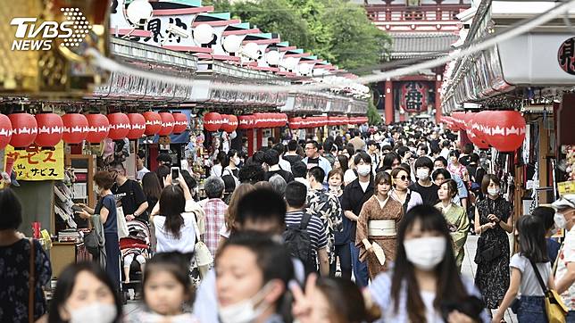 淺草是東京必去景點，吸引許多觀光客朝聖。（圖／達志影像美聯社）