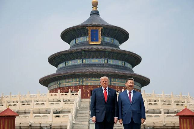 ▲美國總統川普在中國國家主席習近平的陪同下，到北京天壇公園參觀。（圖／路透社／達志影像）