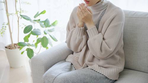 天冷就手腳冰冷？其實是身體在求救！中醫師教你分辨虛實體質差異，5招自救改善手腳冰冷 | 良醫健康網 | LINE TODAY