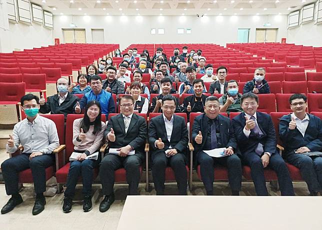 營建署與國家住都中心日前舉行「運用既有旅館及公私有房舍轉型社會住宅計畫」說明會，圖為台中場。(內政部提供)