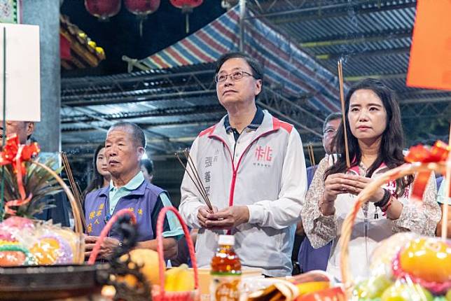 桃園市長張善政出席「坪頂大湖福德宮恭祝顯應祖師聖誕千秋慶祝晚會」。圖：市府提供