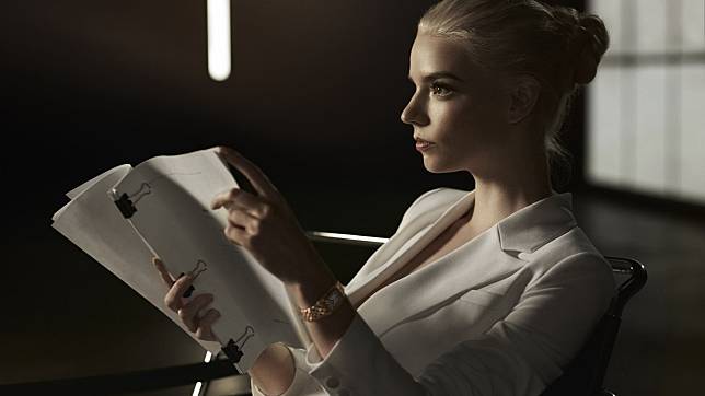 Anya Taylor-Joy wearing the Jaeger-LeCoultre Reverso Duetto (Photo: courtesy of Jaeger-LeCoultre)