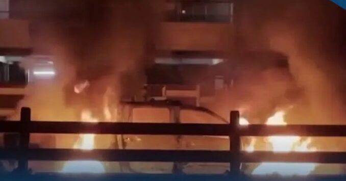 Two Protesters Jailed for Attempted Arson | สำนักข่าวไทย Online | LINE ...