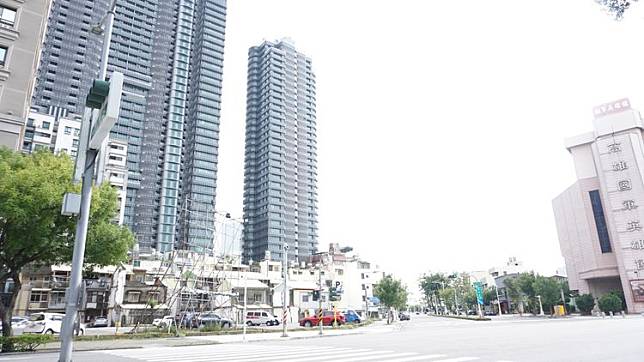 高雄最貴豪宅為2012年亞洲新灣區「國硯」所創下，每坪最高68.66萬元。葉家銘攝