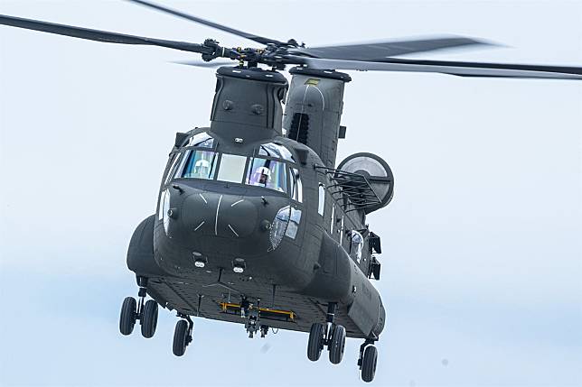 繼波音交付首架CH-47F Block II直升機後，未來美軍將把465架同型機全數升級為相同規格，滿足未來任務需求。（取自波音公司「X」帳號）
