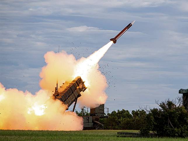 外媒披露美國軍火公司雷神涉嫌惡意拉高多筆對外軍售價格，包括愛國者飛彈系統和雷達系統。（圖：國防部發言人臉書）