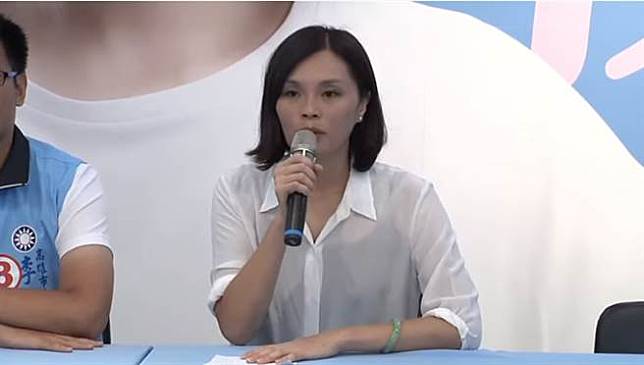 高雄補選國民黨候選人李眉蓁回應論文爭議。（圖／中時新聞網直播畫面）