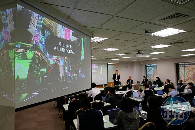 電動車上的顯示方式將影響消費者的乘車體驗，根據眾多市調機構預測，AR HUD極有可能成為未來汽車標準備配。