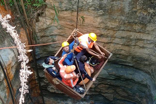 Rescue operation is carried out for workers trapped inside a coal mine, in Dima Hasao district of India's northeastern state of Assam, Jan. 7, 2025. (Str/Xinhua)