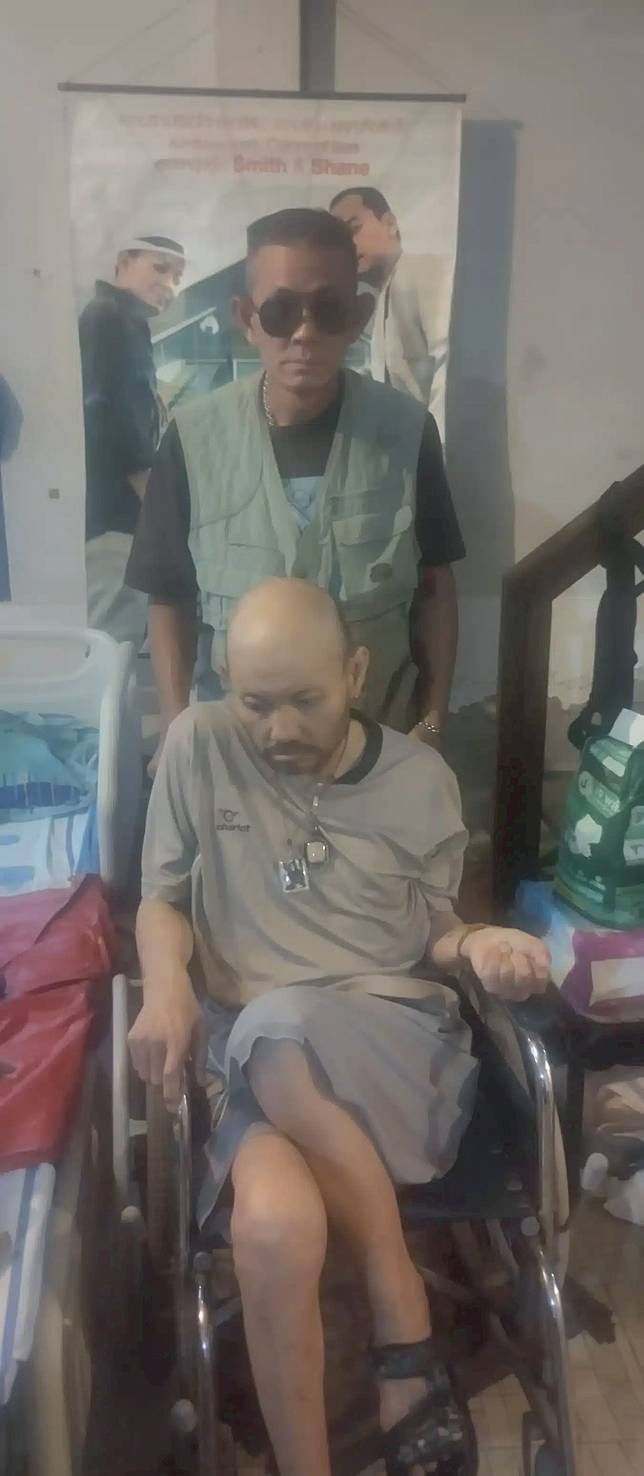 สมิทธิ์ บัณฑิตย์ อดีตนักร้องนำแห่งวงดูโอ้ สมิธแอนด์เชน