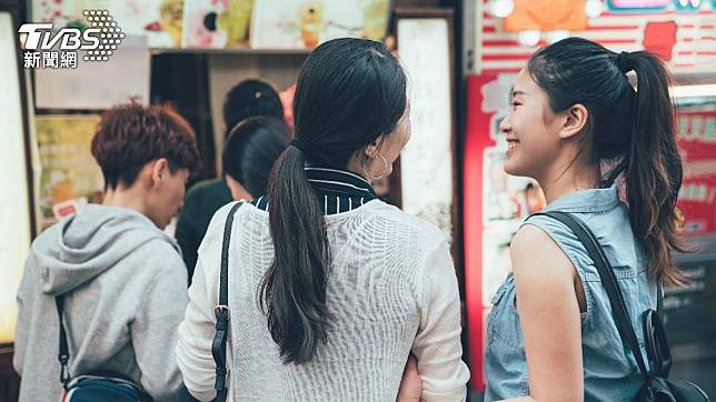 台人在日本拉麵名店見到客人「解壓縮」插隊遭制止的情況，直呼真是丟臉。（示意圖／shutterstock達志影像）