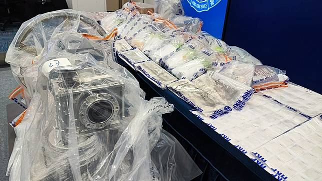 警方在行動中檢獲一批懷疑氯胺酮及少量可卡因