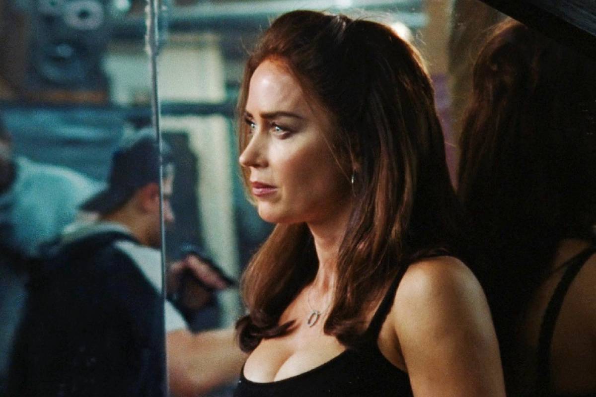 艾蜜莉布朗神還原《重擊人生》角色獲本尊肯定強勢問鼎金球獎| 信傳媒| LINE TODAY