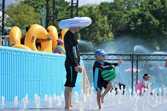 冬山河親水公園在童玩節以外時段，園內空蕩蕩，議員建議設置摩天輪，台灣基進立委候選人林意評說，摩天輪絕對不是好的選擇，恐因效益低落淪為「蚊子館」。（宜蘭縣政府提供）