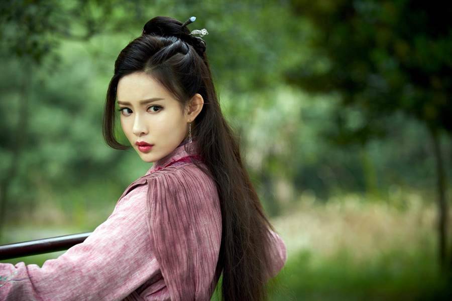 「最美穆念慈」孟子義自曝靠不健康的這招維持身材 | 中時新聞網 | LINE TODAY