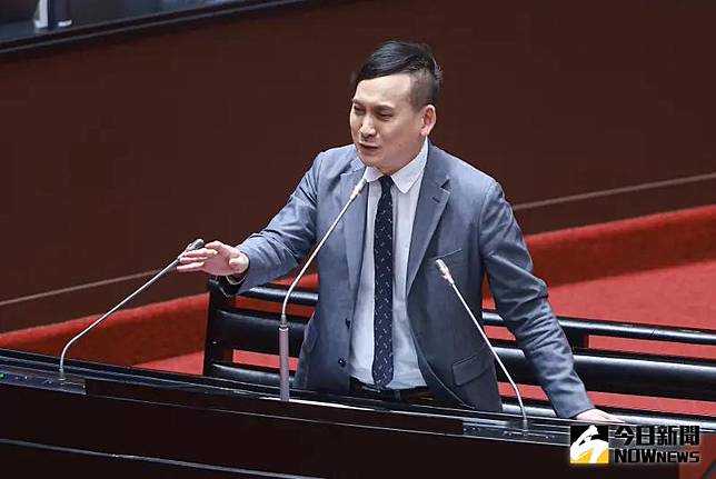 ▲國民黨立委葉元之提出提高行政津貼來提高老師兼任行政職的誘因。（圖／記者葉政勳攝 , 2025.04.15）