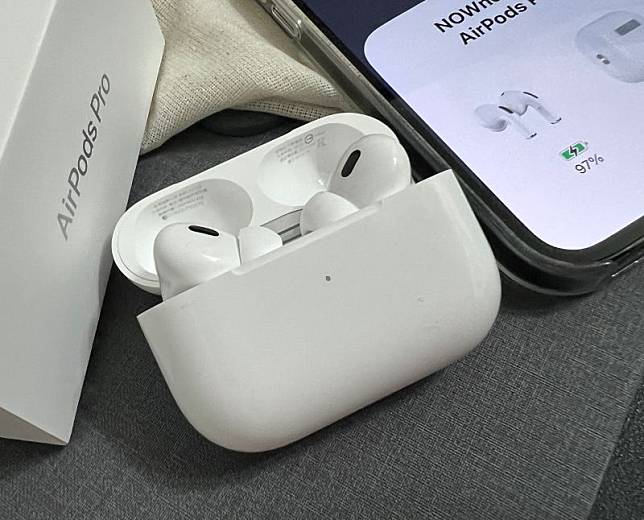 AirPods Pro 2。(圖／記者周淑萍攝)