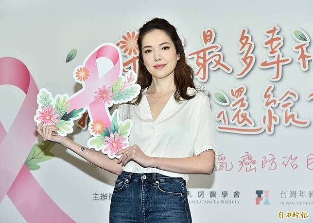 許瑋甯出席台灣乳房醫學會活動。(記者陳奕全攝)