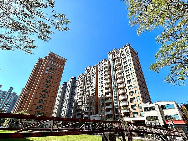 高雄市鼓山區在凱米颱風過境時，也成為淹水熱點。圖／好房網News記者蔡佩蓉攝影