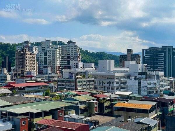 文山區屬於文教區，雖非蛋黃區，但緊鄰信義區和大安區，15分鐘即達北市精華區，且環境單純、房價親民。示意圖／好房網News記者呂詠柔攝