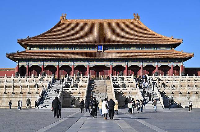 Tourists visit the Palace Museum, also known as the Forbidden City, in Beijing, capital of China, Nov. 29, 2023. (Xinhua/Chen Yehua)