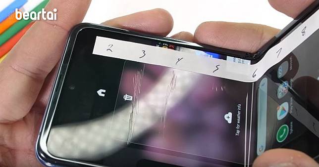 หน้าจอ Samsung Galaxy Z Flip บอบบางมาก แค่เล็บกดก็ทำให้เป็นรอยได้
