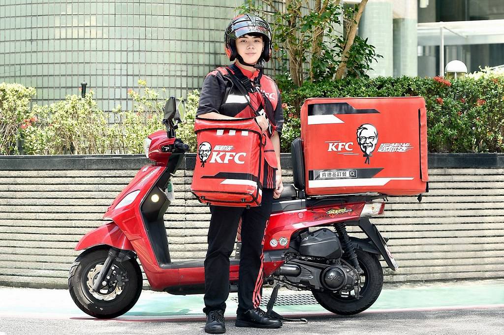 KFC肯德基以數位創新迎戰消費者痛點！首創六都外送共享中心25分鐘美味快速送達 | Zeek玩家誌 | LINE TODAY