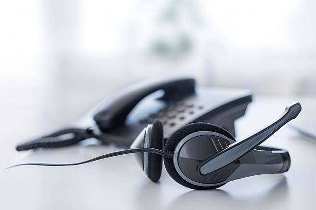 There is no evidence to prove that English speakers were less worse off in the past when it comes to call centre service. Photo: Shutterstock