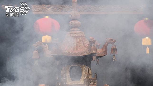 竹北家樂福25日將舉行祈福法會。（示意圖／shutterstock達志影像）