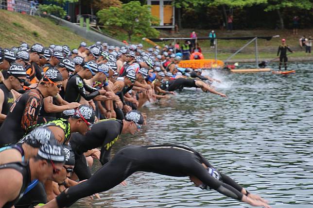 2021臺東普悠瑪鐵人三項賽首日進行226公里及113公里賽程。（臺東城鄉生活運動協會提供）