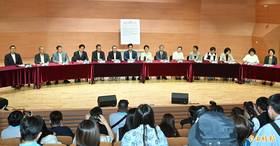 「十五縣市站出來！捍衛地方補助」記者會。(記者田裕華攝)