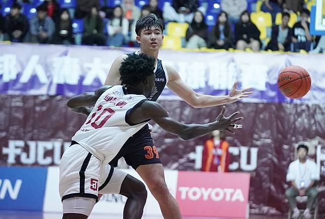 UBA》黃偉程決勝節獨拿9分　國體逆轉輔大