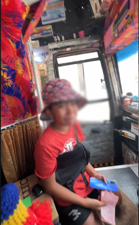 โชเฟอร์น้ำใจงาม! ช่วยเด็กชายไร้เงิน เดินทางลำพังไปเยี่ยมพ่อที่ถูกจับ |  สยามนิวส์ | LINE TODAY