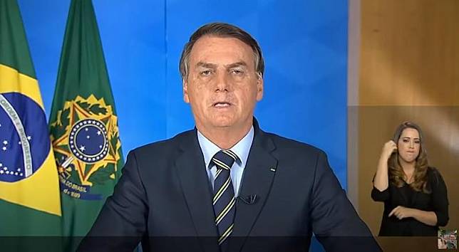 巴西總統波索納洛遭確診，他仍堅稱必須讓經濟正常運作。（翻攝自Jair Bolsonaro YouTube）