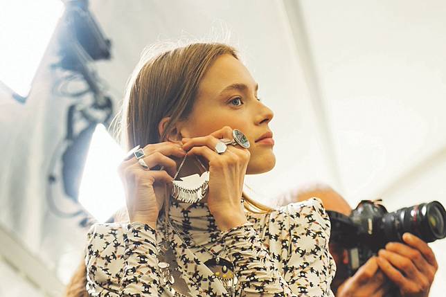 Go long thin and over the top Gucci Dior Prada and Saint Laurent unveil epic earrings hanging lengths lower than previous collections South China Morning Post LINE TODAY