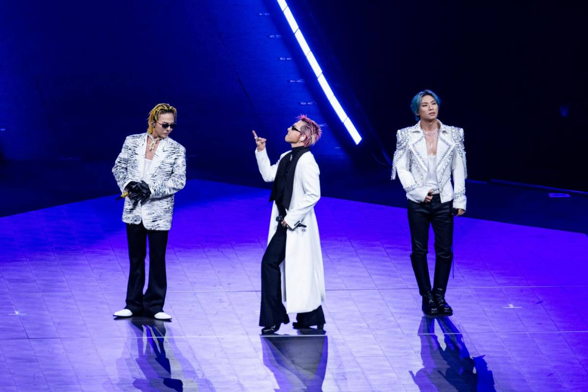 直擊/BIGBANG大巨蛋開跑神曲連發！GD突吐槽大聲「鼻子很大」笑翻 | 中天電視台 | LINE TODAY