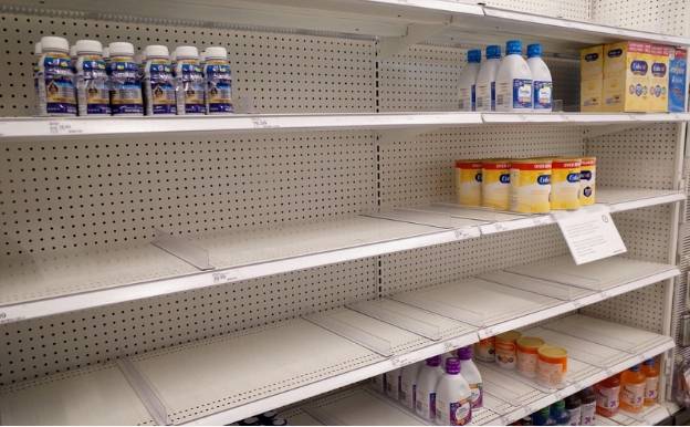 美國超市的貨架上，奶粉嚴重短缺。   圖 : 翻攝自環球網
