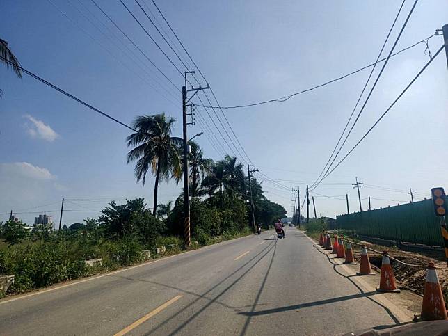 善化戶政所旁的道路將封路進行拓寬。（記者林相如攝）