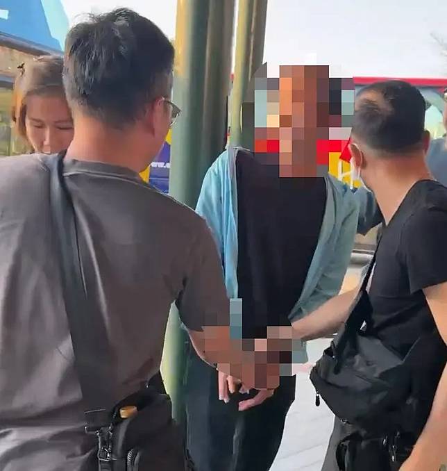 ▲高市少年隊員警佯裝情侶上車，一路跟監百里到台南見時機成熟即上前攔查逮捕送辦。(圖／高市少年隊提供)