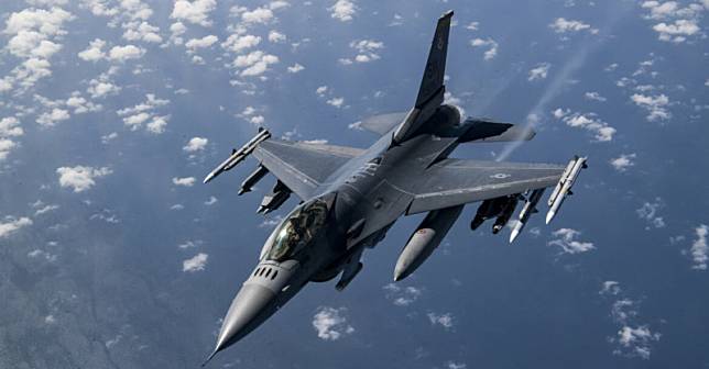 普丁警告任何西方國家若在烏克蘭部署美國製造的 F-16 戰鬥機，將成為克里姆林宮軍隊的「合法目標」。 圖：翻攝 US Air Force（資料照）