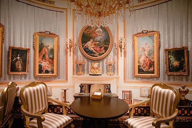 Vivienne westwood 台湾カフェ限定 ボックス プラネタリウム Vivienne Westwood cafeの期間限定pop up Vivienne Westwoodの