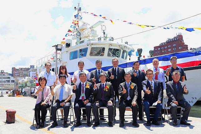 台船公司承造財政部關務署一百噸級巡緝艇「海隆艇」，三十一日舉行交船典禮。（記者蔣謙正翻攝）